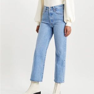 Levi’s Ribcage Jeans